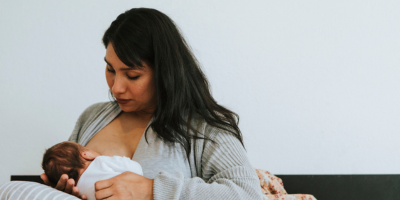 Breastfeeding 101: How long should a newborn feed for?