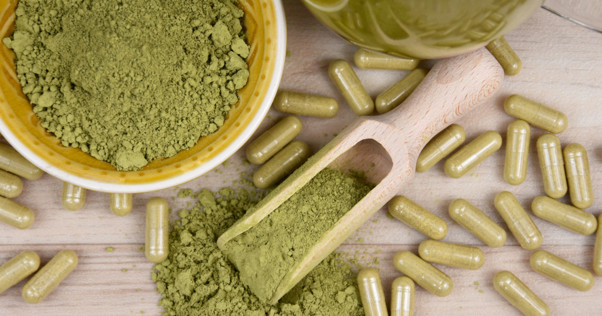 Kratom powder and pills