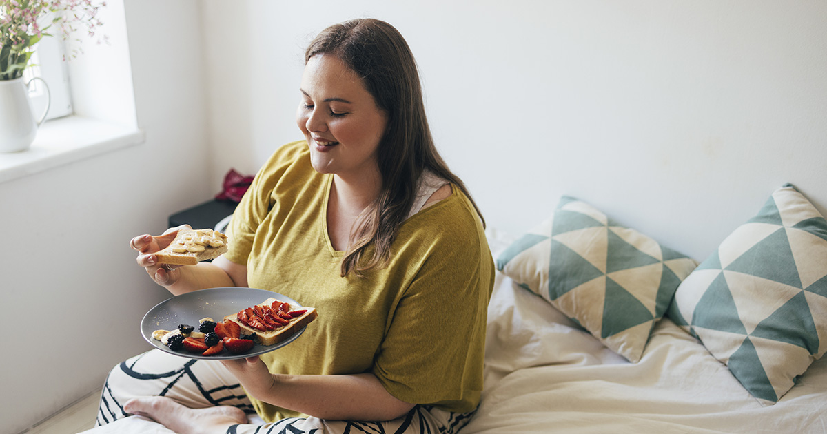 Picture of a woman eating a healthy meal