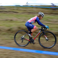 Nebraska Medicine physical therapist Carly Thomsen, DPT, races the Minneapolis Green Acres Cyclocross in 2018.