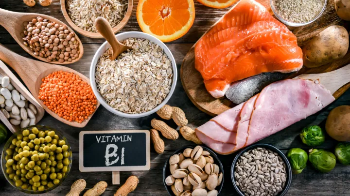 Composition with food products rich in thiamine or vitamin B1