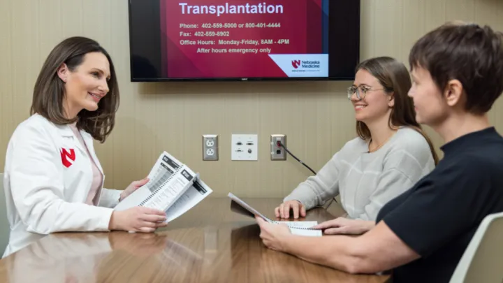 Two women talking to Nebraska Medicine transplant coordinator
